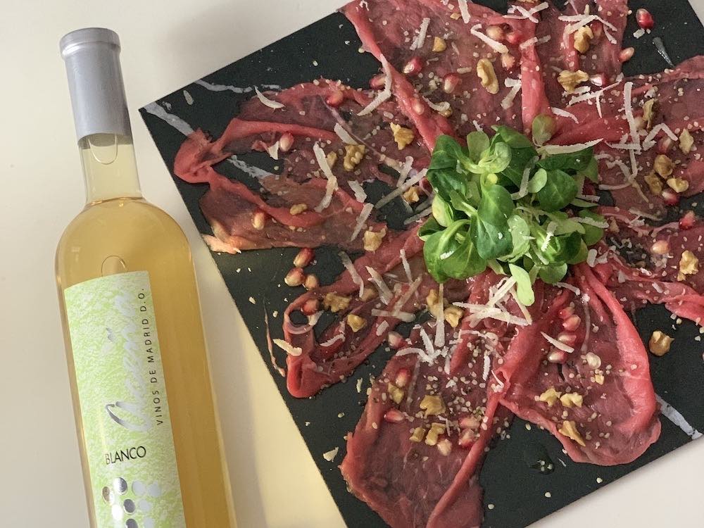 Carpaccio de ternera con vinagreta de café