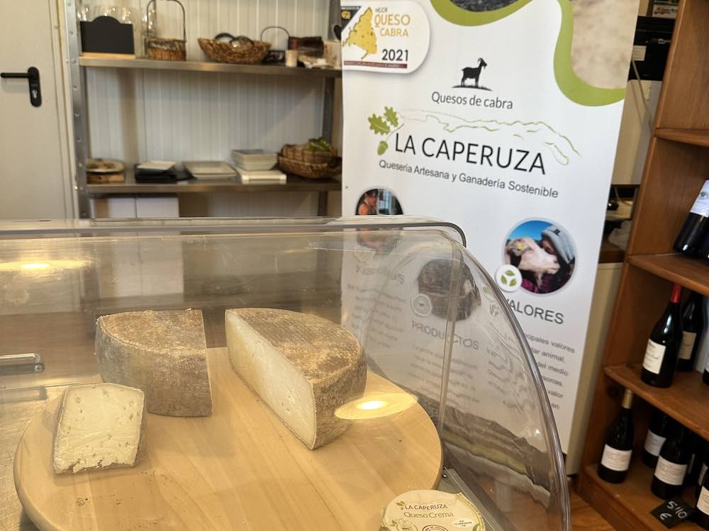 Tienda y queseria La Caperuza